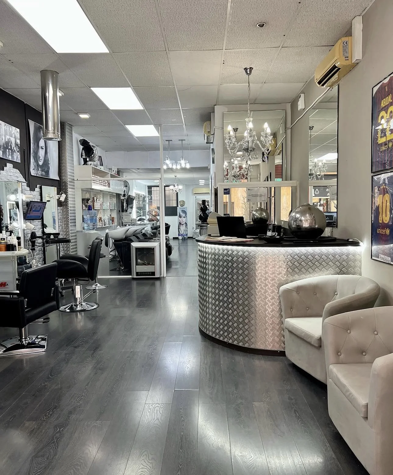 Interior Peluquería Charles Castelldefels